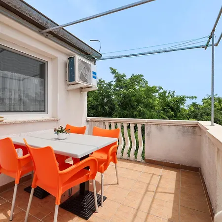 Apartment Kika Nin