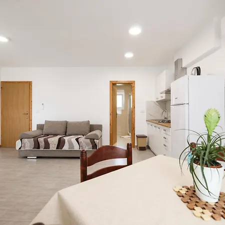 Kika Apartment Nin