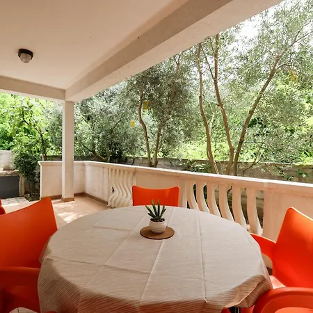 Apartment Kika Nin