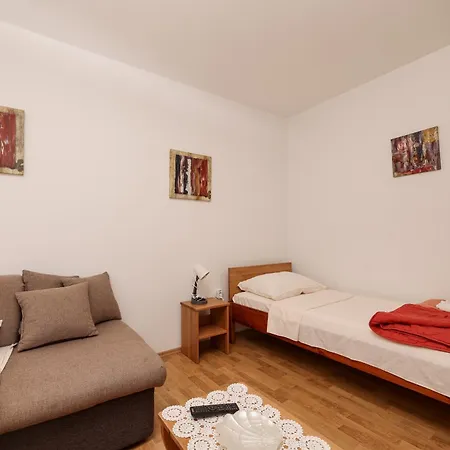 Kika Apartment *