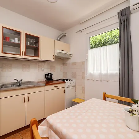 Apartment Kika Nin