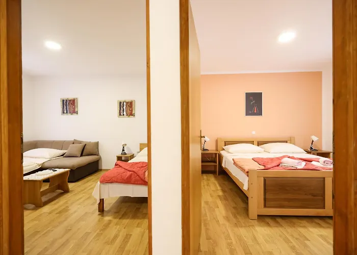 Апартаменты Kika Нин